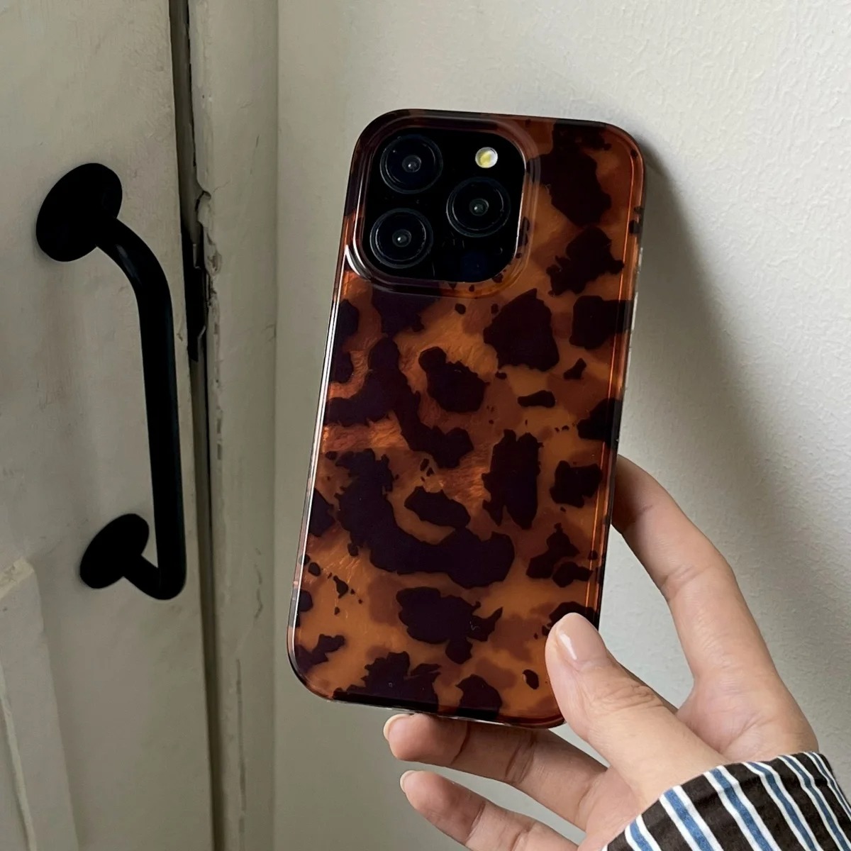 Retro Amber Texture Laser Phon - đánh giá và giá Phone Accessories List